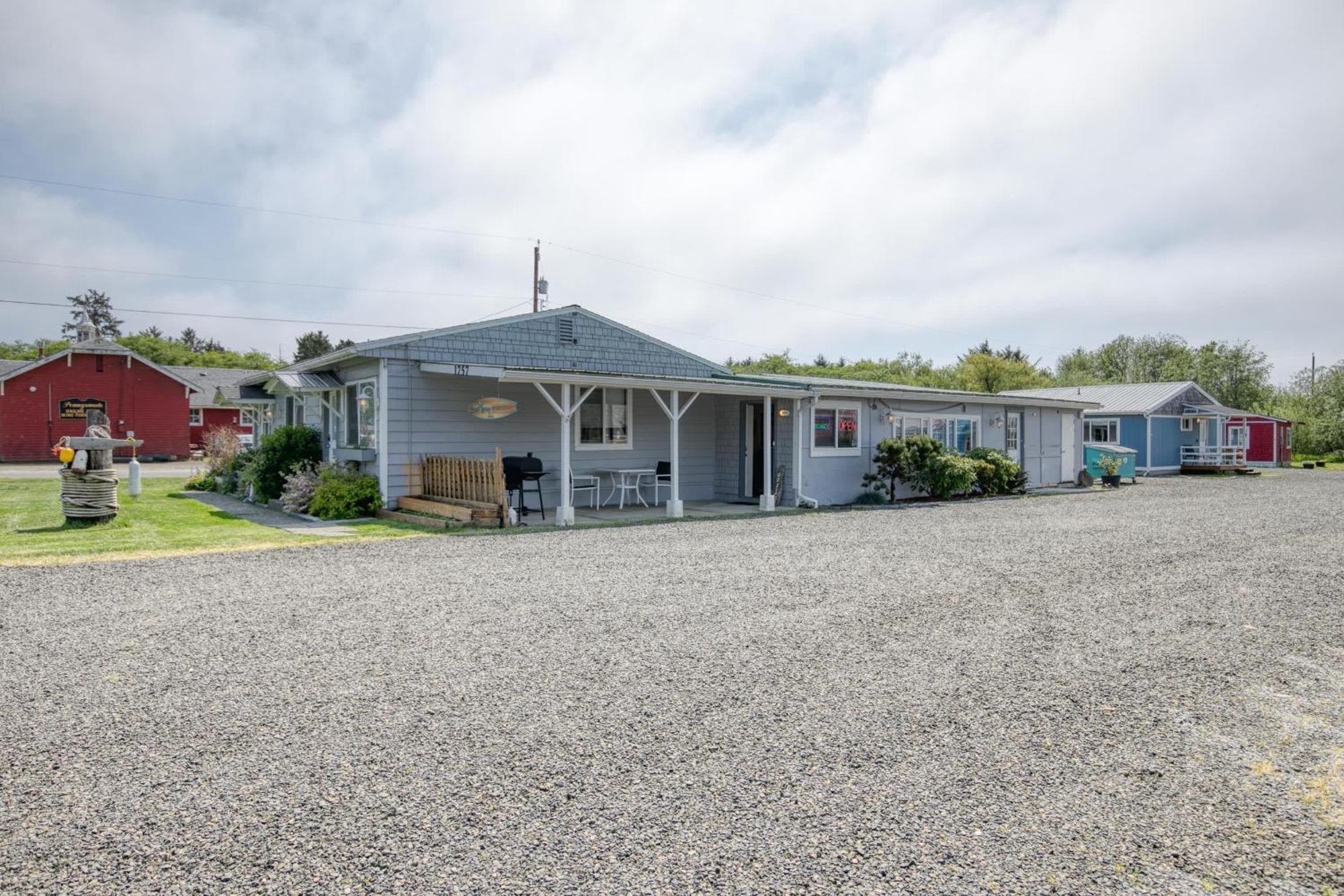 Mermaid Cottage 1-Bedroom Beach Cottage Grayland エクステリア 写真